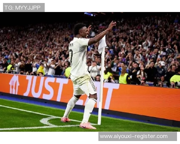 中超激战本菲卡逆转曼联乌龙球成比赛转折点引发全场狂欢